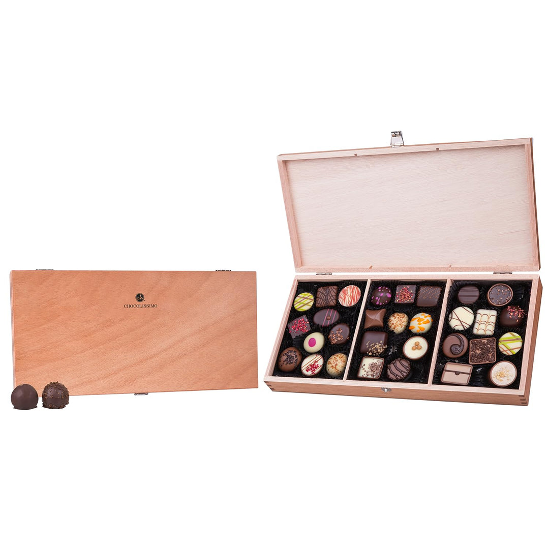 CHOCOLISSIMO Schokolade Geschenk - Pralinen Geschenk - 30 Pralinen im Holzkästchen - Luxus Pralinen