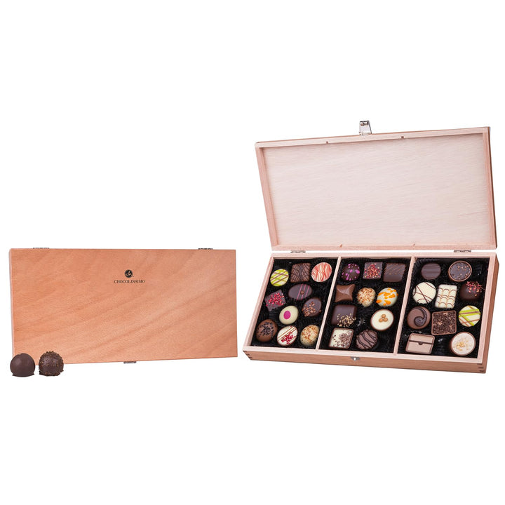 CHOCOLISSIMO Schokolade Geschenk - Pralinen Geschenk - 30 Pralinen im Holzkästchen - Luxus Pralinen