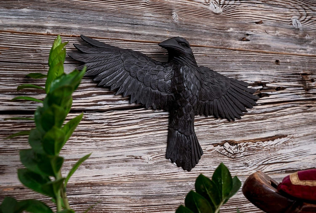 Windalf Holzbild Schwarzer Rabe Munin 45 cm Links schauend Handarbeit aus Holz