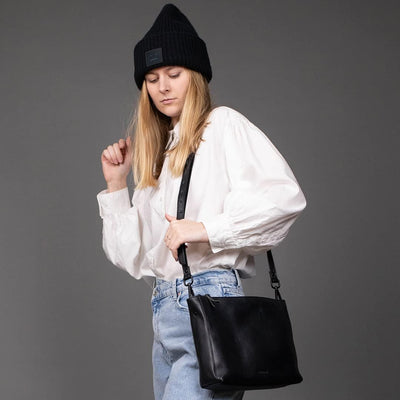 FEYNSINN BERLIN Clutch mit langem Schultergurt JEMMA aus Premium Leder I Abendtasche für Damen I Umh