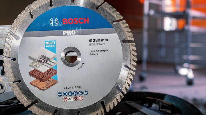 Bosch Professional Diamanttrennscheibe Standard for Universal (Beton und Mauerwerk, 300 x 22,23 mm,