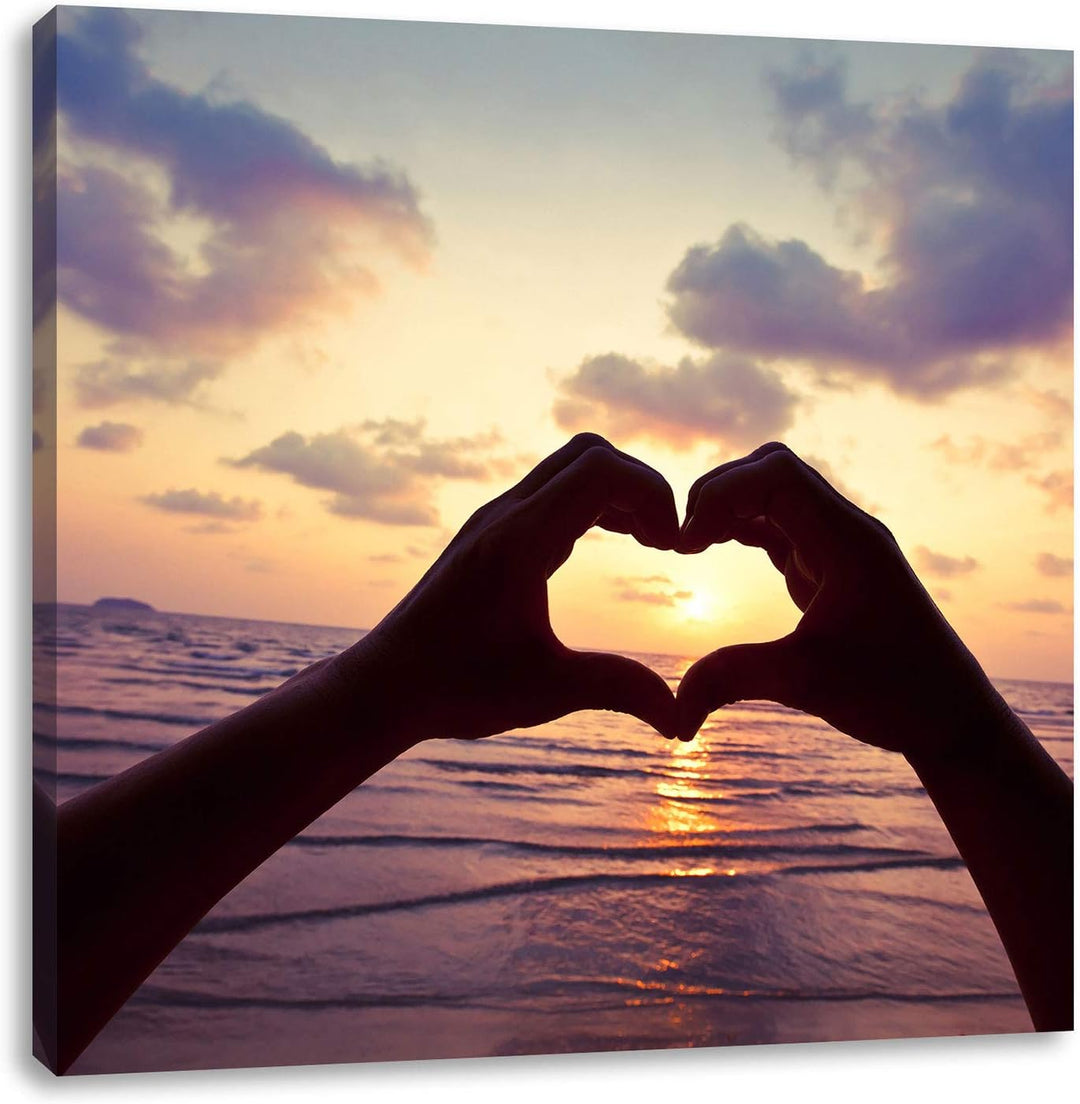 Pixxprint Mit Händen geformtes Herz am Meer, Format: 70x70 auf Leinwand, 70x70