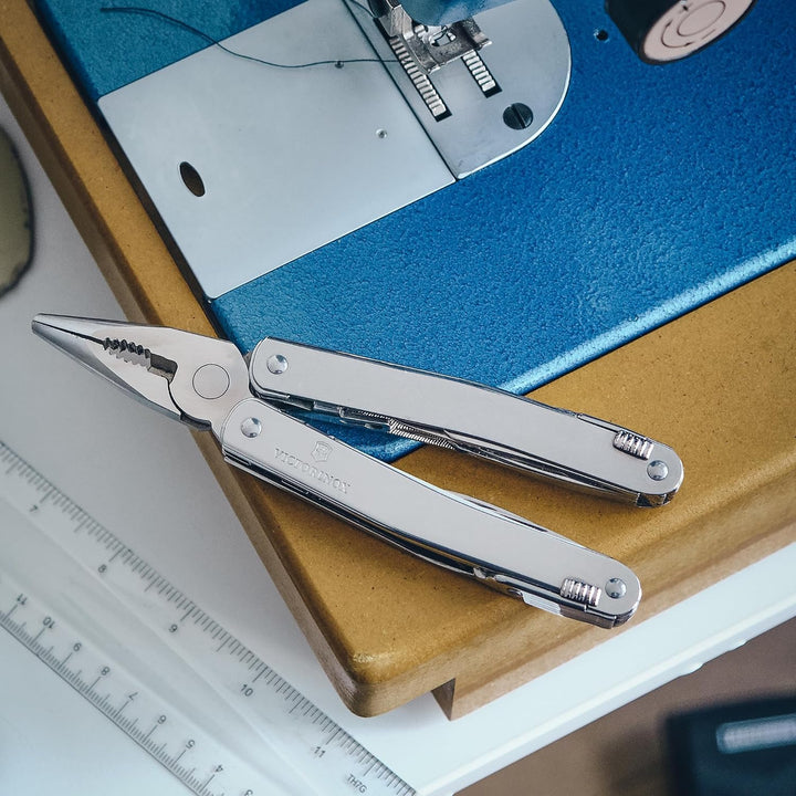 Victorinox, Multifunktionswerkzeug, Swiss Tool Spirit X, Silber (24 Funktionen, Feststellklinge, Kom