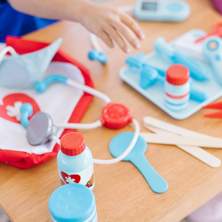 Melissa & Doug Kinder Arzt Set Lernspielzeug für Mädchen & Jungen ab 3 J. | Arzt-Set für 3-jährige M