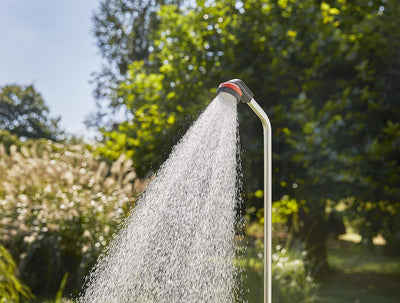 Gardena Gartendusche solo: Dusche mit angenehmem Brausestrahl, Wassermenge stufenlos regulierbar und