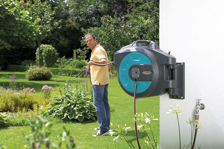 Gardena Wand-Schlauchbox 35 roll-up automatic: Schwenkbare Schlauchtrommel, 35 m Gardena Qualitätssc