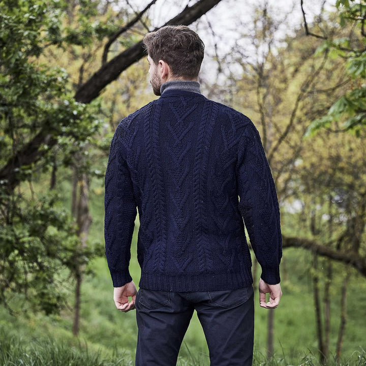 SAOL Herren Aran Irish Cable Knit Strickjacke Cardigan aus 100% Merinowolle mit V-Ausschnitt und Knö