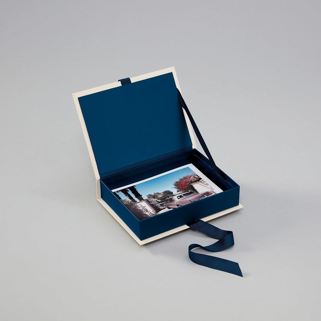 Semikolon 364073 Kleine Fotobox mit Einschubfenster - 20,7 x 15,3 x 4,7 cm - für 13 x 18 cm Fotos -