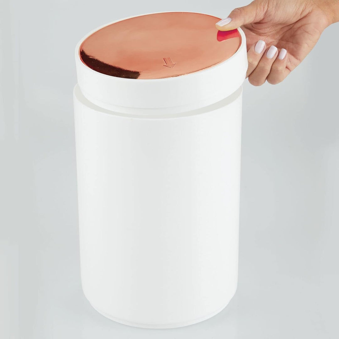 mDesign praktischer Mülleimer – moderner Abfalleimer aus Kunststoff für Bad, Büro und Küche mit 5l F