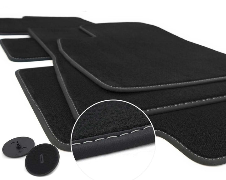 Fussmatten Tesla Model 3 Velours Original Qualität Autoteppich (Ziernaht Silber) Matten Set Automatt