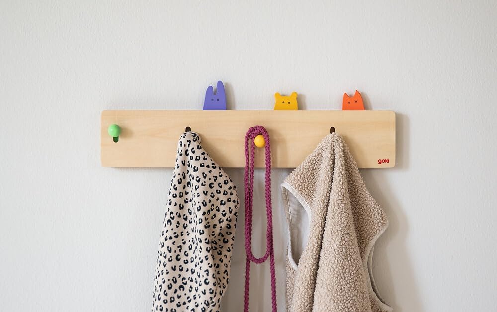 goki 60834 - Garderobe Kuckulino, Kinder-Garderobe mit 4 Kleiderhaken und niedlichen Pop-Up Tiermoti
