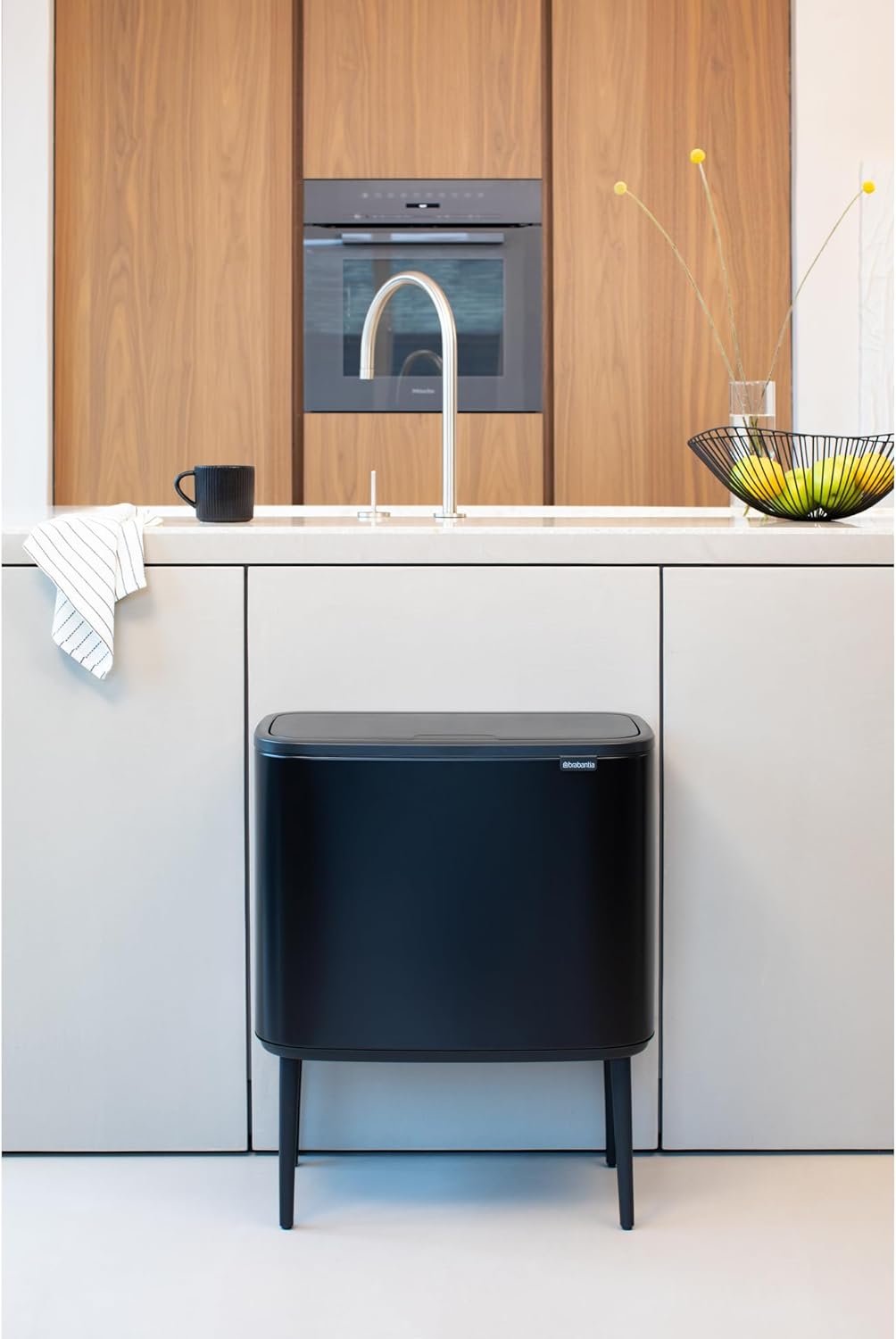Brabantia 315824 Bo Touch Bin, 36 L Abfalleimer, Edelstahl, Schwarz, 54 x 31.5 x 68 cm Schwarz 36 Li