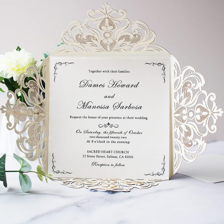 Hosmsua 20 Stück Silber Laser Cut Hohlblumenhochzeits Hochzeitseinladungskarten mit Umschläge Brautp