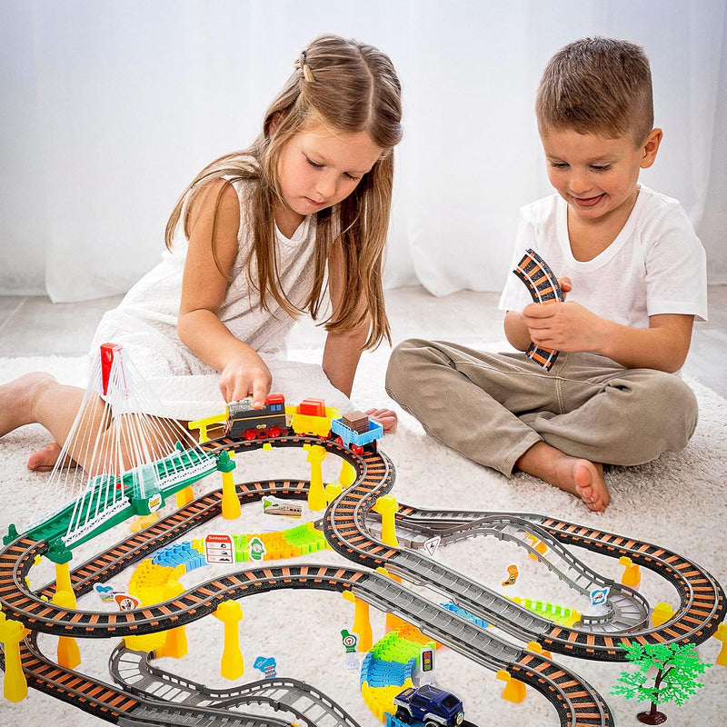 Kinderplay Elektrische Eisenbahn mit Rennbahn - Bahngleise, Autorennbahn, Batteriebetriebener Zug, 2