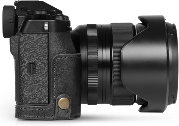 MegaGear Ever Ready Echtleder Halbkameratasche kompatibel mit Fujifilm X-T5 (Schwarz), Schwarz