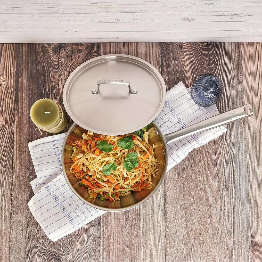 KAMBERG - Wok Ø 28 cm aus Edelstahl 18/10 Triply – ohne PFAS – Deckel inklusive – für alle Herde, au