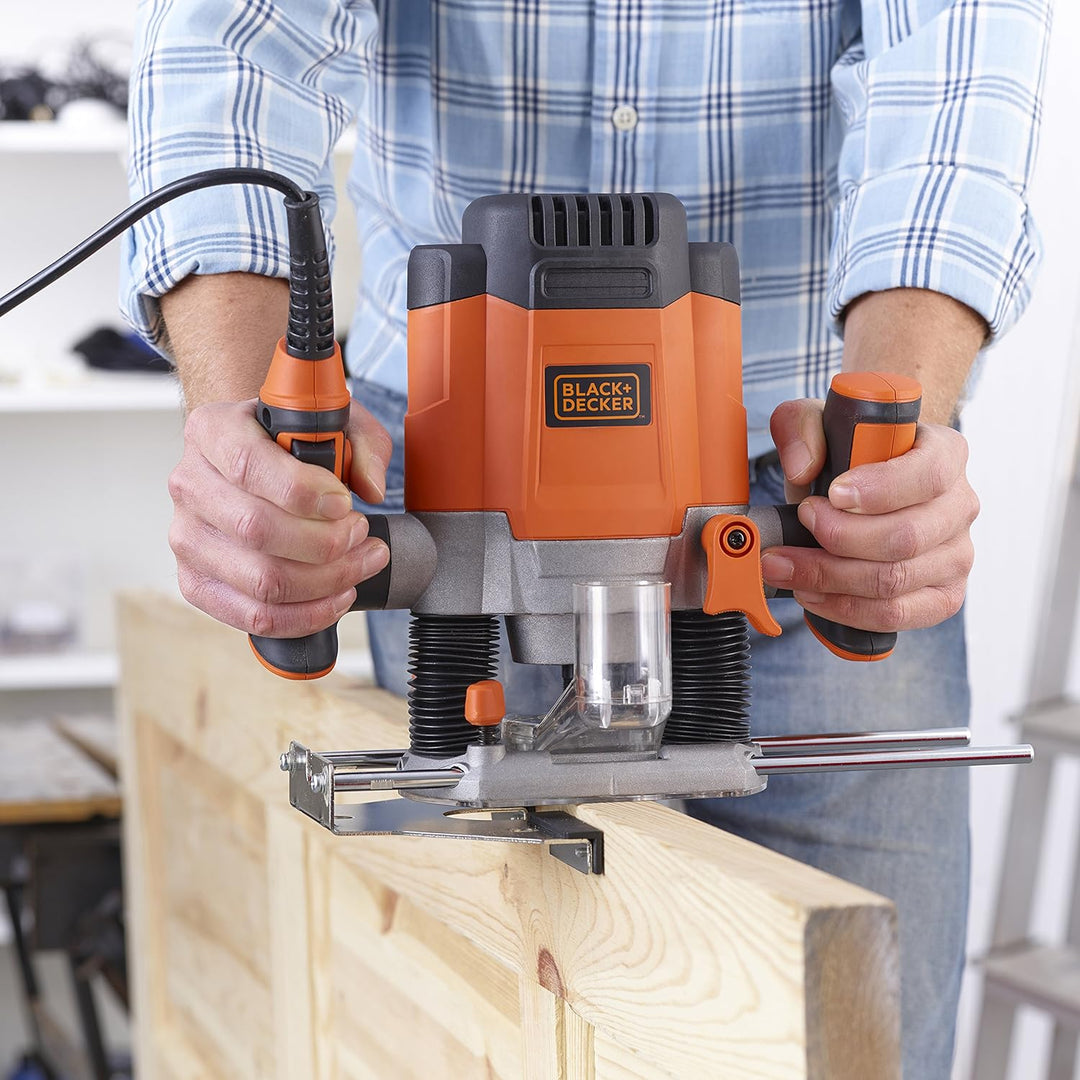 Black+Decker KW1200E 1200W Oberfräse, 28.000 1/min, max. Fäserdurchmesser 38 mm (inkl. 3 Spannzangen