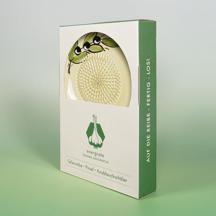 Evergrate® Keramikreibe Olivia mit Geschenkbox – mit Reibe, Knoblauchschäler, Rezeptheft & Pinsel –