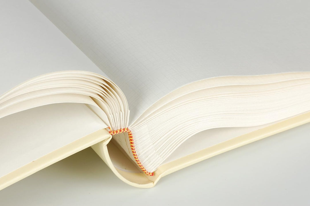 Semikolon 351105 Jumbo Album - 30x30 cm, 100 Seiten cremefarben, für 10x15 Fotos, mit Pergaminpapier