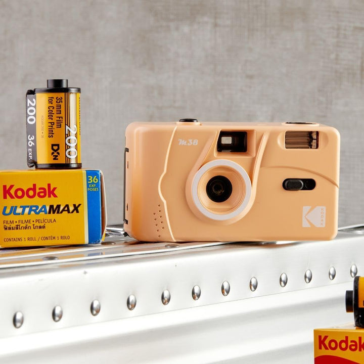 KODAK DA00257 - KODAK M38-35mm wiederaufladbare Kamera, hochwertiges Objektiv, eingebauter Blitz, AA
