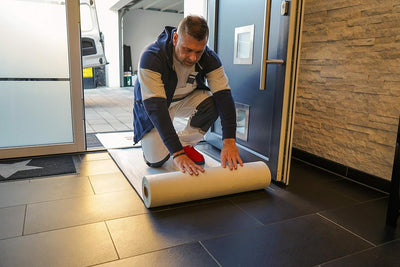 Abdeckvlies 0,65 m x 25 m weiss 140g/m² selbsthaftend Bodenschutz Vlies Treppe