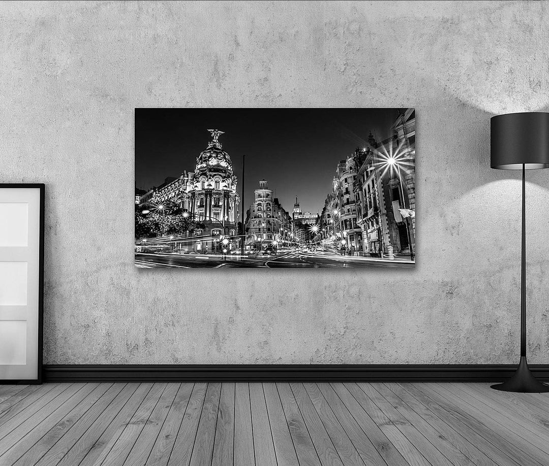 islandburner Bild auf Leinwand Rays of Traffic Lights On Gran Via Street Main Shopping Street In Mad