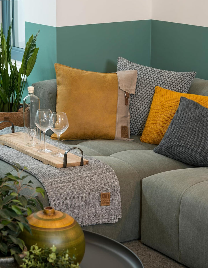KNIT FACTORY - Juul Kissen - Zierkissen mit Füllung und Bezug - Quadratisches Dekokissen - Sofakisse