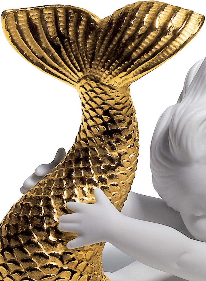LLADRÓ Meerjungfrau-Figur Spielen Am Meer. Gold. Meerjungfrau. Porzellan.