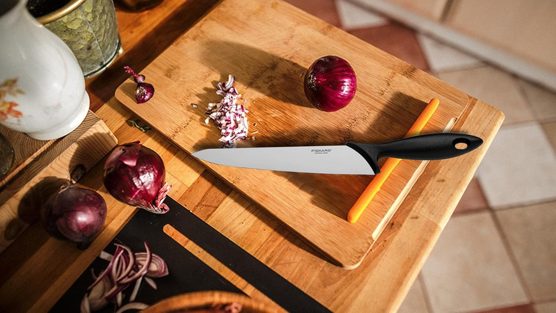 Fiskars Küchenmesser, Klingenlänge: 21 cm, Edelstahl / PP-Kunststoff, Schwarz, Essential, 1023776 St