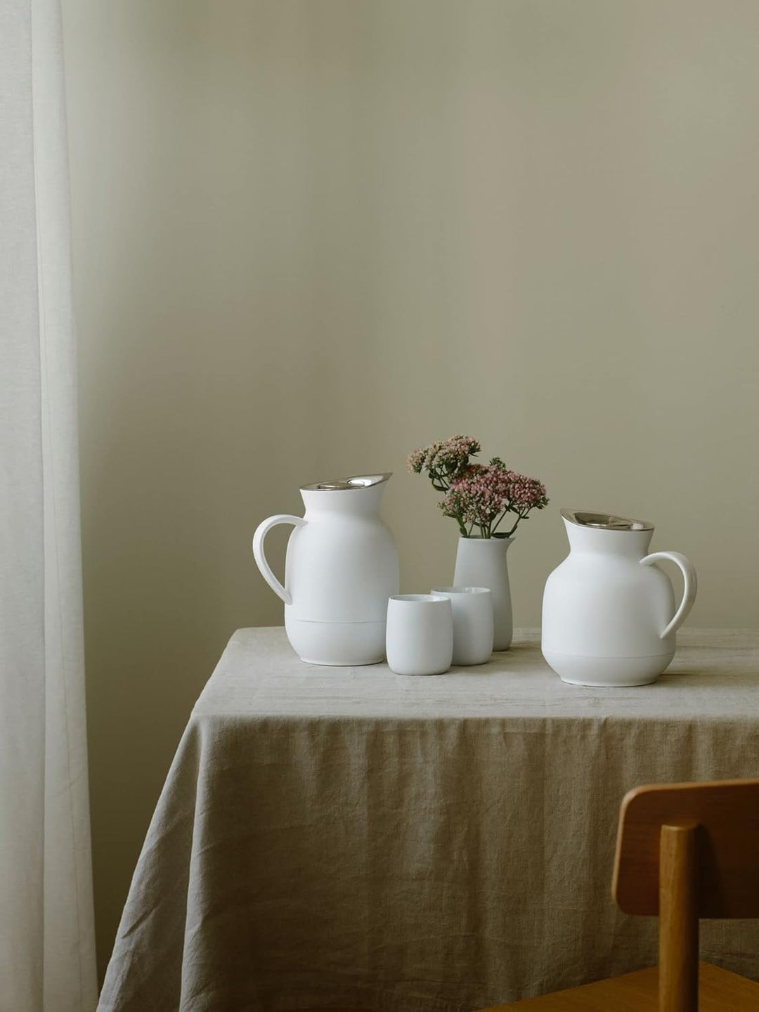 Stelton Isolierkanne Amphora - Teekanne, Thermoskanne, Thermosflasche - 1-Liter-Kunststoffkanne mit