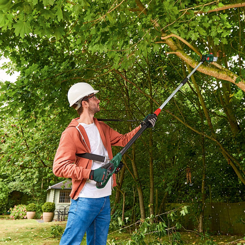 Bosch Akku Hochentaster UniversalChainPole 18 mit 1 Liter Kettensägen-Haftöl (Akku, 18 Volt System,