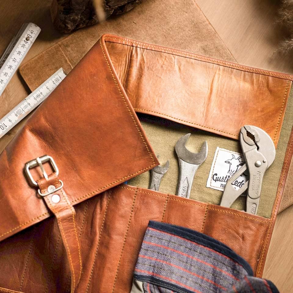 Gusti Werkzeugtasche Leder - Jace Damen und Herren Rolltasche Vintage Braun Leder
