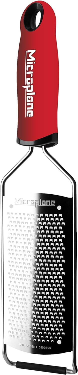 Microplane Küchenreibe Fein für Hartkäse, Zitrusfrüchte, Knoblauch, Chili, Zimt und Muskatnuss in Ro