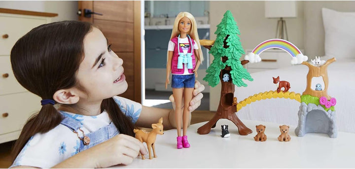 Barbie GTN60 - Waldtier-Forscherin Spielset mit blonder Barbie-Puppe und 10 Tierfiguren, Spielzeug a