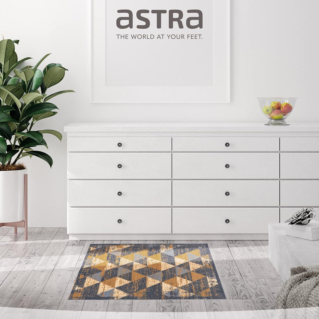 Astra rutschfeste Sauberlaufmatte innen - Dreiecke grau-braun 66 x 110 cm - Wohnraum Fussmatte Desig