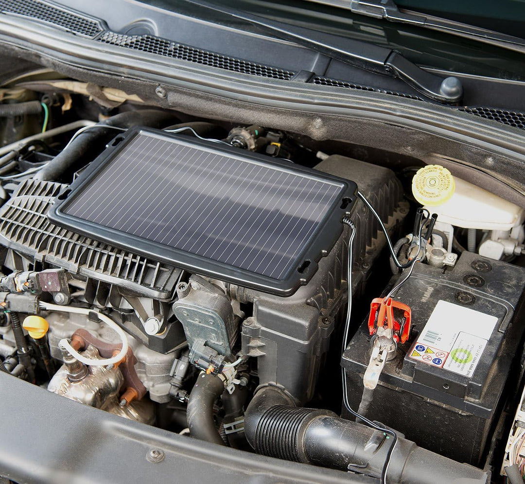 revolt Solar Kfz: Solar-Ladegerät für Auto-Batterien, Pkw, 12 Volt, 2,4 Watt (Solarbatterielader, Kf