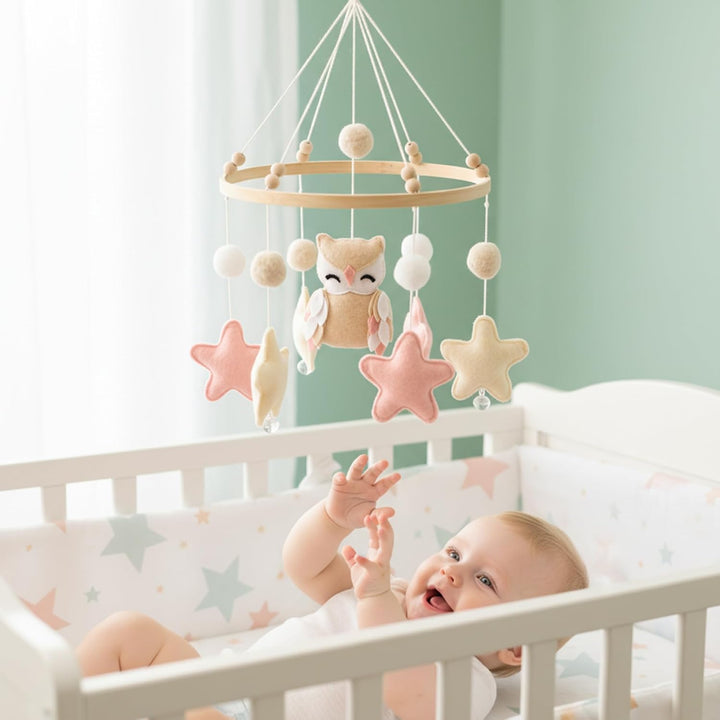 Baby-Mobile für das Kinderbett, hölzernes Babybett-Mobile mit Filzkugeln, Eule und Stern, Bettglocke
