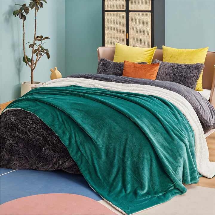 BEDSURE Kuscheldecke - Warm Sherpa Wolldecke & Sofadecke, Flauschig Sofaüberwurf Decke, Dicke Couchd