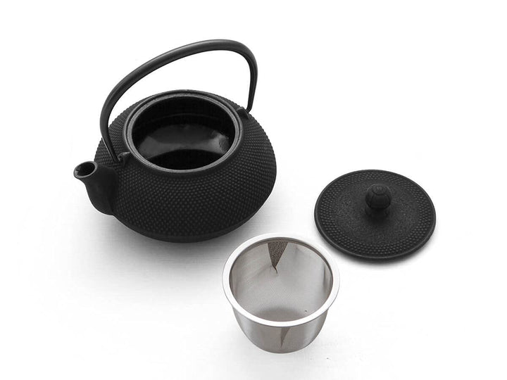 Iwachu Teekanne Gusseisen. Japanische Kyusu Arare, Original, Schwarz 650ml, 0,65 Liter Sieb-Einsatz