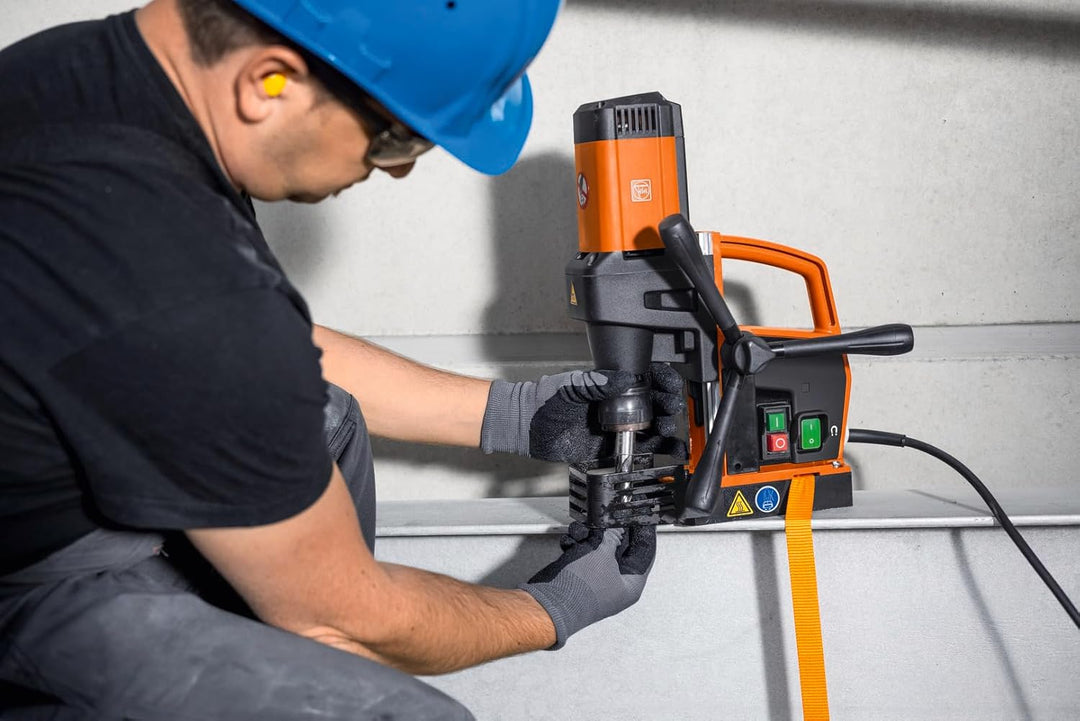 FEIN Kleine und extrem leichtgewichtige 1-Gang Endurance-Magnet-Kernbohrmaschine KBE 32 QW bis 32 mm