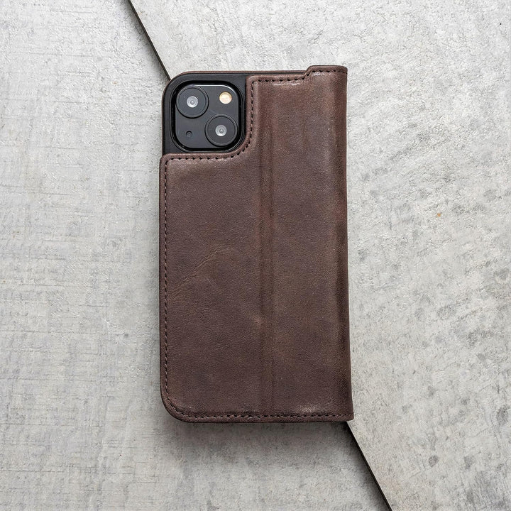 Porter Riley - Lederhülle für iPhone 13 (6.1"). Premium Echtleder Standhülle/Ledertasche/Brieftasche
