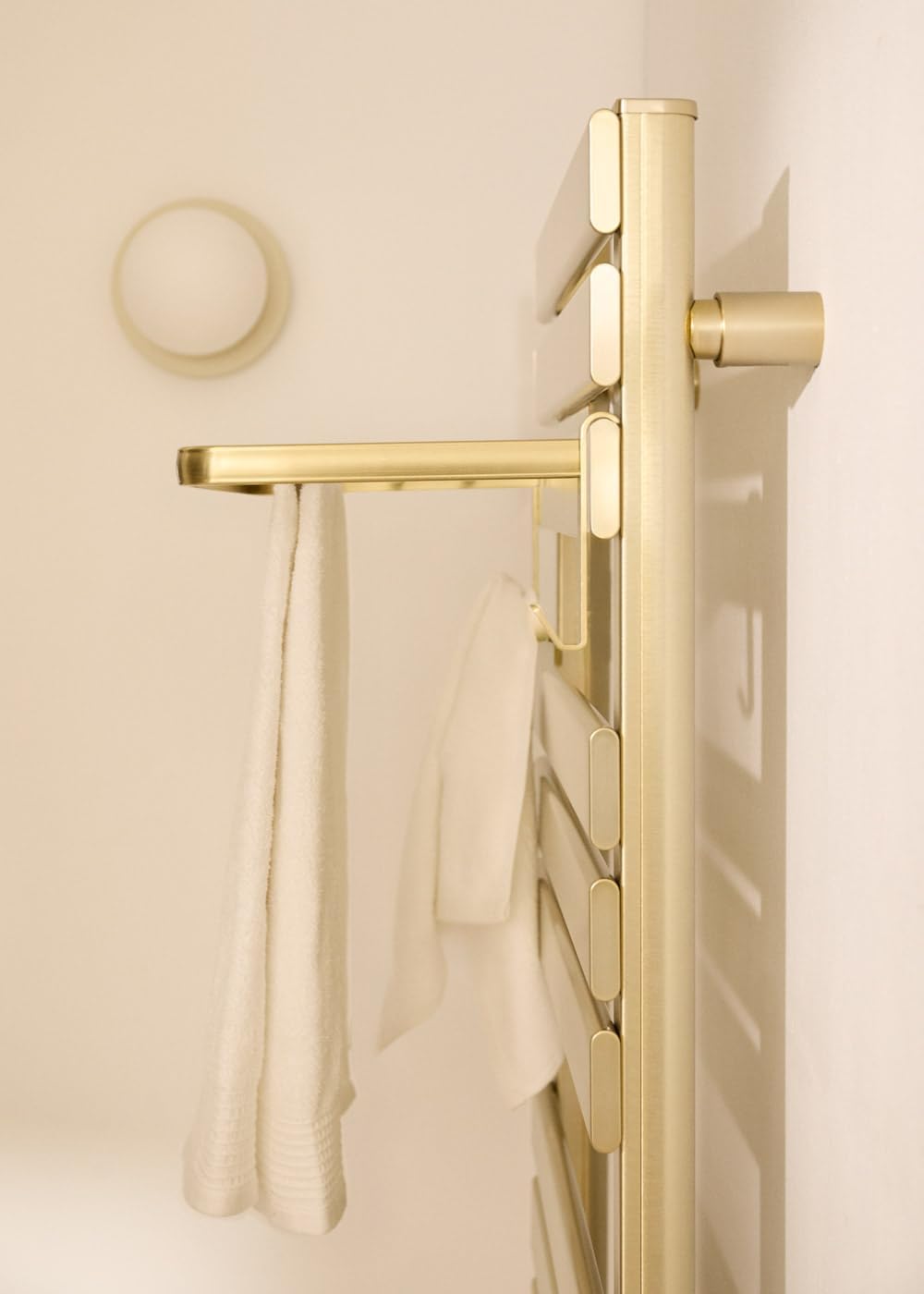 CREATE / WARM Towel 500W / Elektrischer Badheizkörper Gold mit Regal / 96,9x55x5cm / Für Boden oder