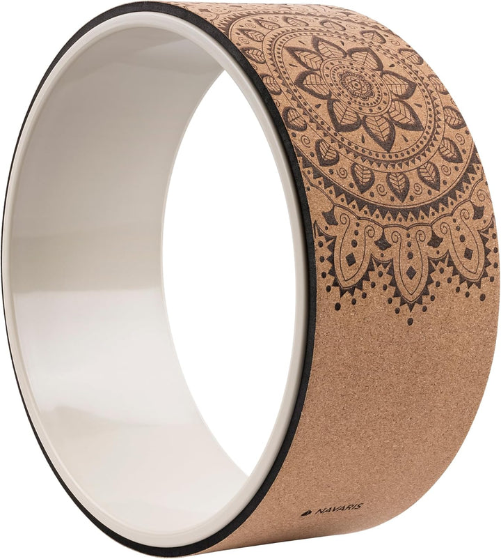 Navaris Yoga Rad Wheel aus Kork - 33 cm Yogarad für Yoga Pilates Gymnastik - Yoga-Stützrad Yoga-Ring