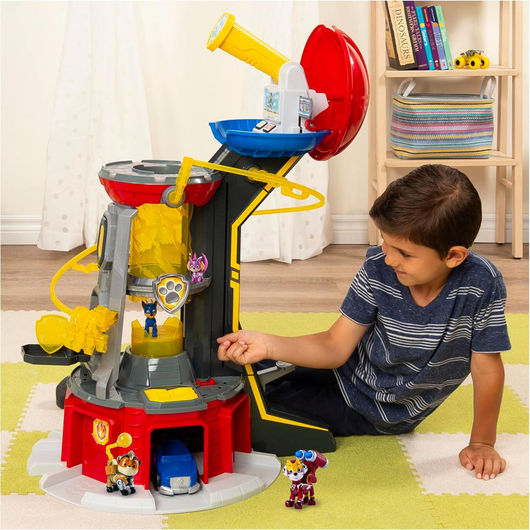 PAW PATROL, Mighty Lookout Tower mit 4 zusätzlichen exklusiven Action-Figuren, Spielzeugauto, Licht-