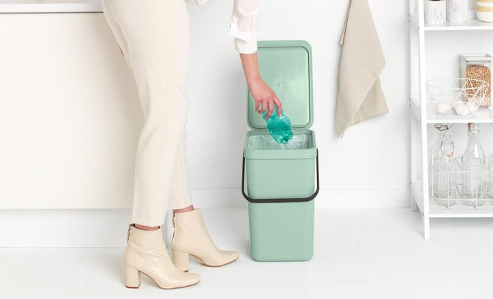 Brabantia - Sort & Go Abfallbehälter 25L - Grosser Recyclingbehälter für die Küche - Tragegriff - Pf
