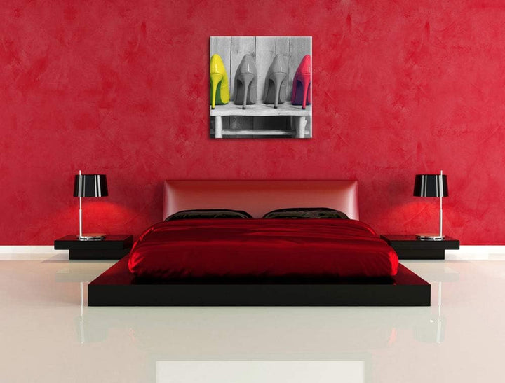 Pixxprint High Heels auf Hocker als Leinwandbild/Grösse: 70x70 cm/Wandbild/Kunstdruck/fertig bespann