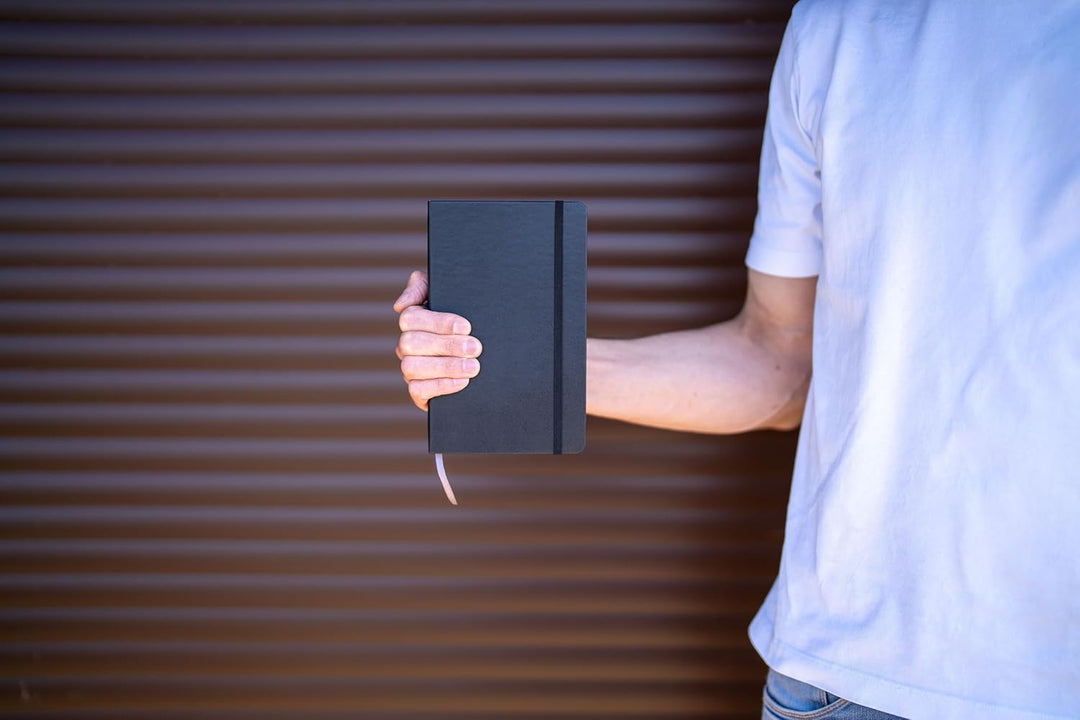 Moleskine - Klassisches Notizbuch, Linierte Seiten, Softcover und elastischer Verschluss, Grösse 13