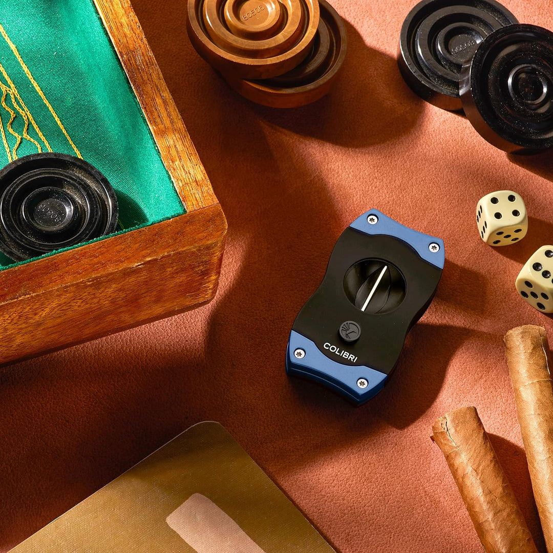 Colibri V-Cut Zigarrencutter Blau + Schwarze Gummibeschichtung