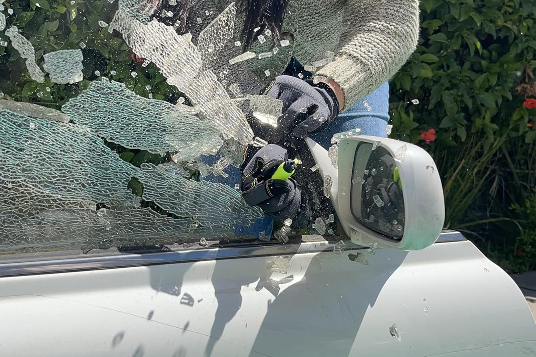 RESQME Notfall-Schlüsselanhänger Auto Fluchtwerkzeug, 2-in-1 Gurtschneider und Fensterbrecher, USA-H