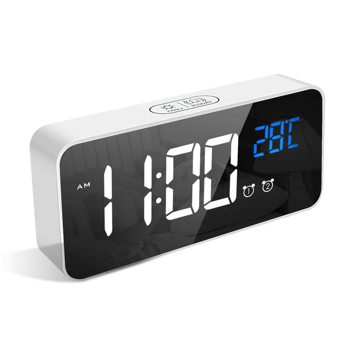 LATEC Digitaler Wecker mit Grosse LED Temperaturanzeige, Tischuhr mit 10 Musik, USB Ladeanschluss, 4